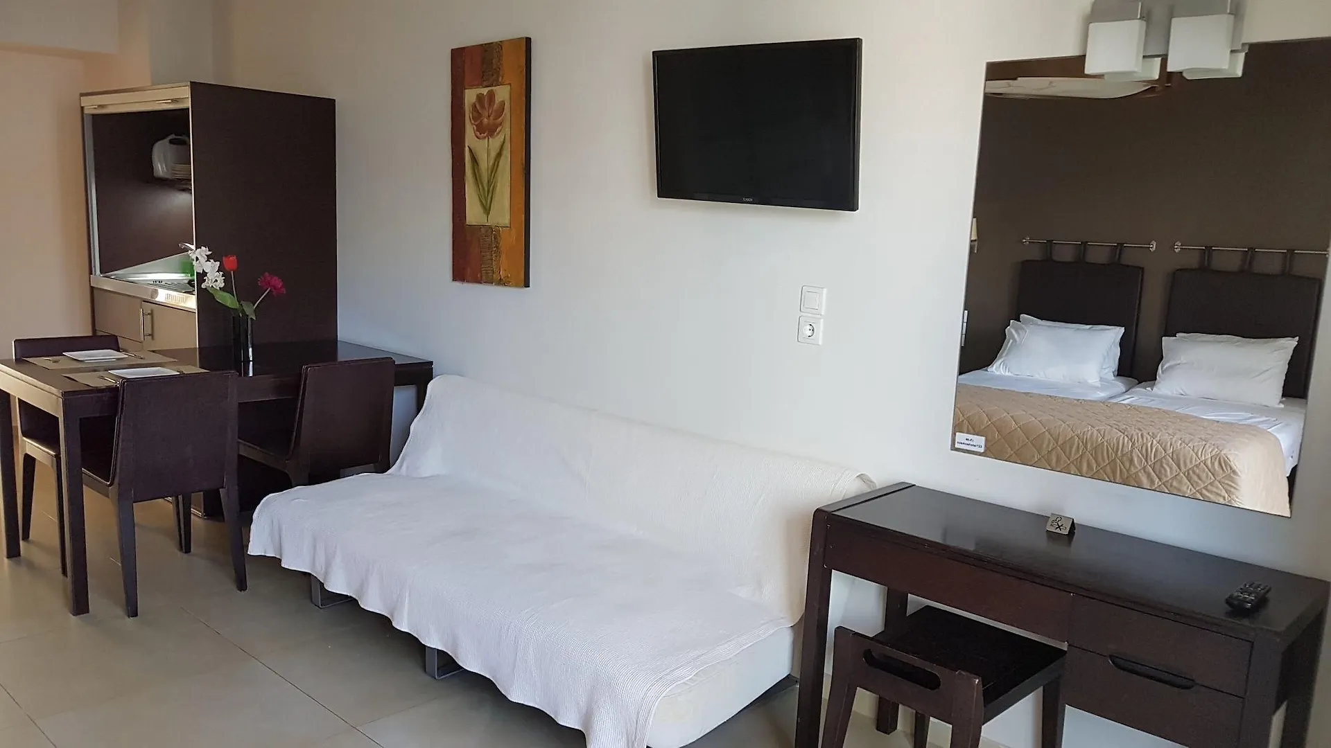 Cosmos Hotel Resmo