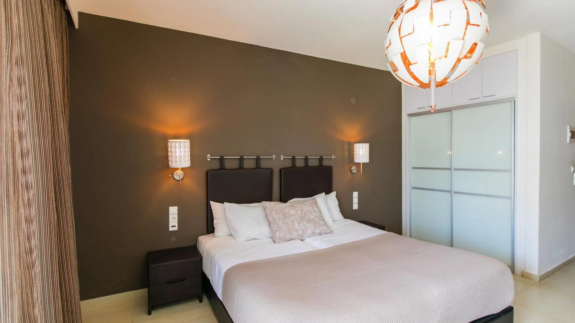 Cosmos Hotel Resmo 3*,  Yunanistan